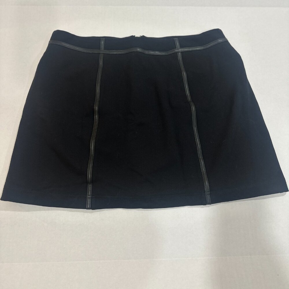 NWT Central Park West Black Mini Skirt Size Large – Stretch Knit, Zip Front - Picture 5 of 16